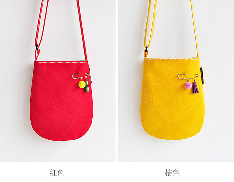 Lovely canvas shoulder slung bag