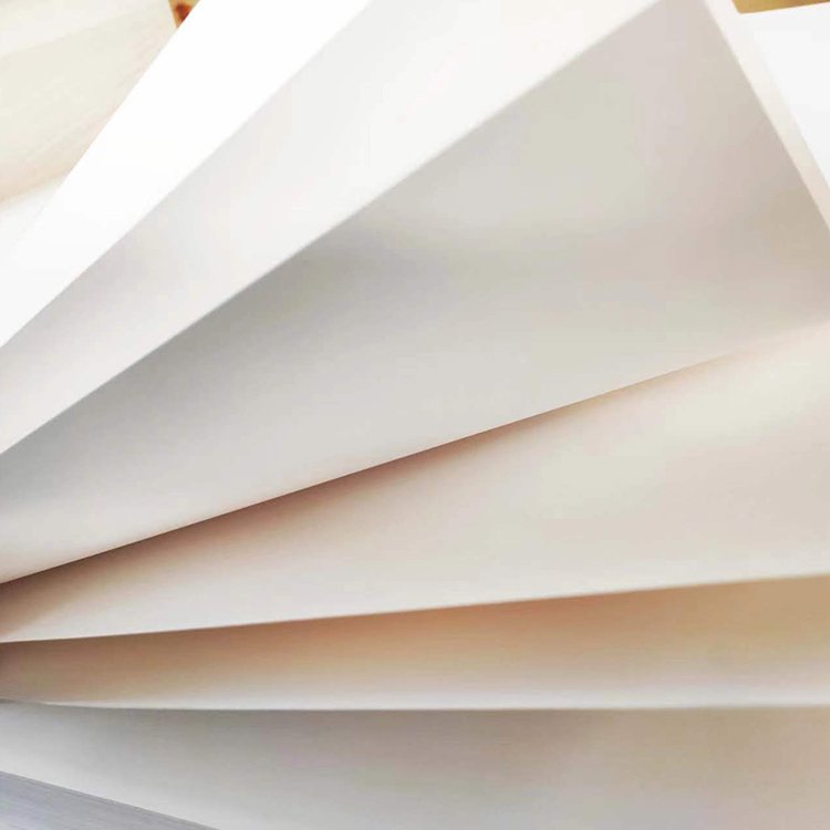 What are the advantages of white kraft paper